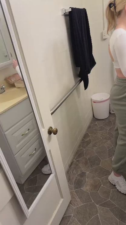 🔥3-color adjustable LED makeup bag for storing brushes, cosmetics and skin care products.